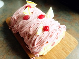 草莓蒙布朗蛋糕卷